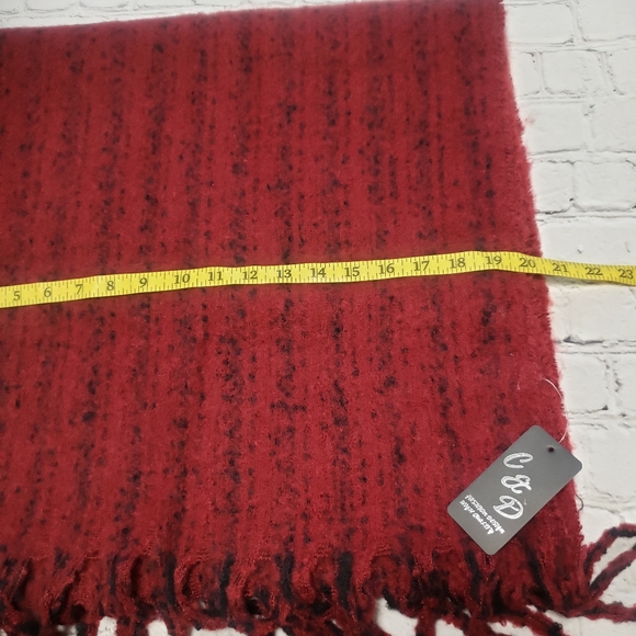 Women's chunky scarf. - Picture 7 of 7